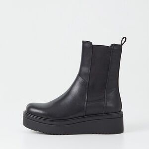 Vagabond Tara Chelsea Boot - Black Leather Platform